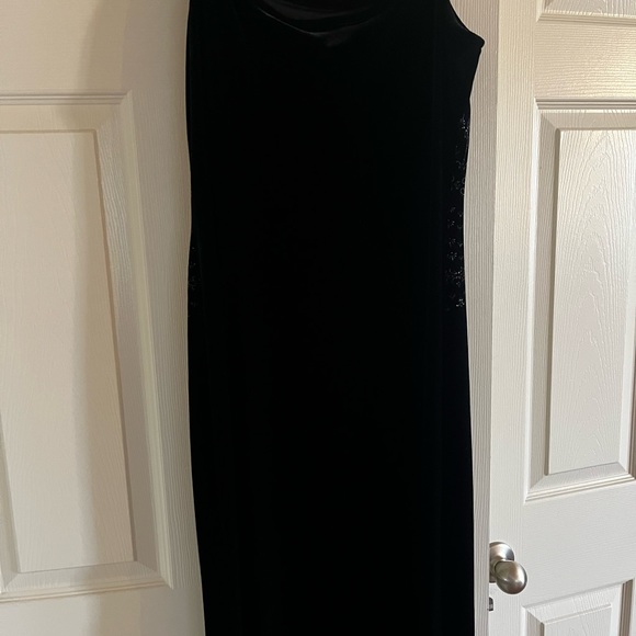Lori Weidner long formal dress size 10. - Picture 4 of 6